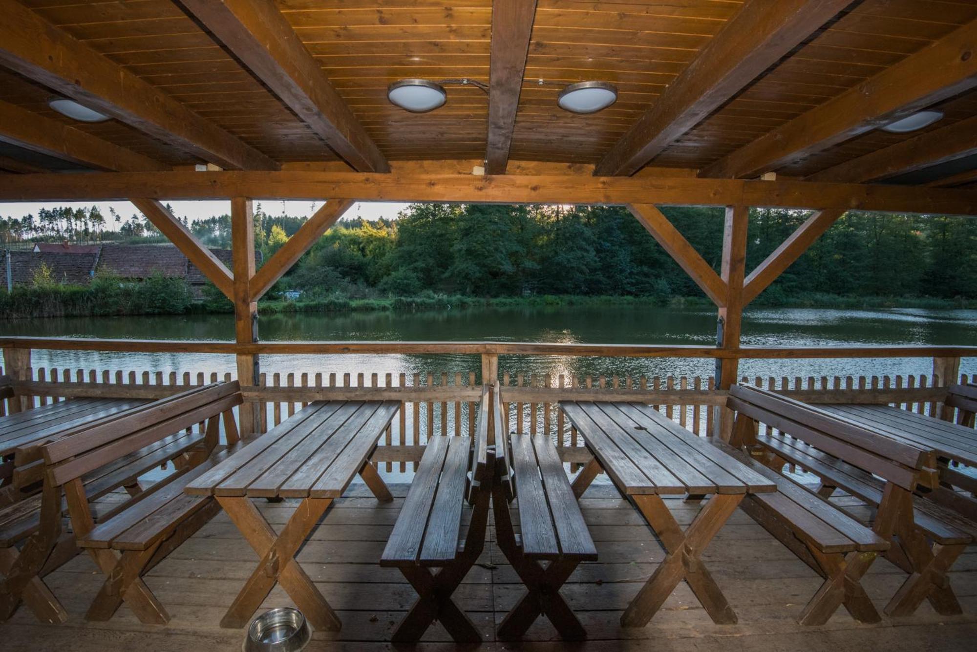 Porcuv Mlyn Hotel Bykovice Kültér fotó