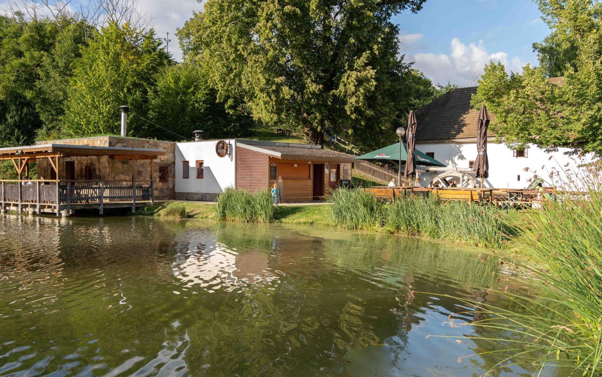 Porcuv Mlyn Hotel Bykovice Kültér fotó