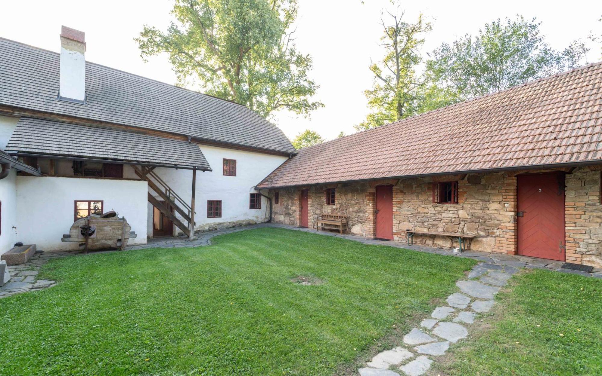 Porcuv Mlyn Hotel Bykovice Kültér fotó