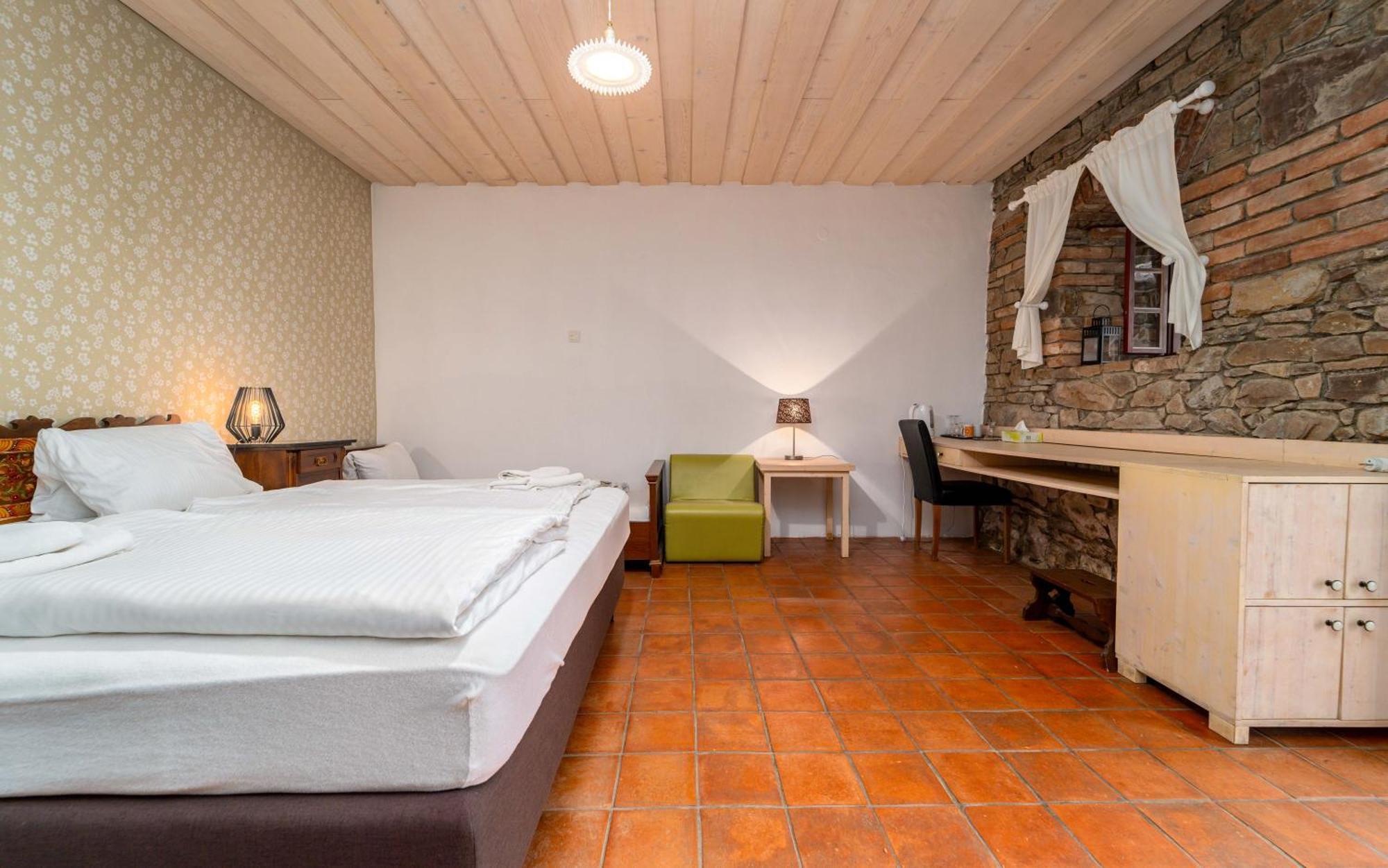Porcuv Mlyn Hotel Bykovice Kültér fotó
