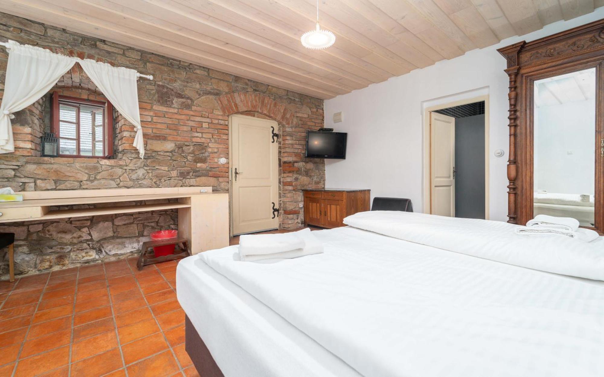 Porcuv Mlyn Hotel Bykovice Kültér fotó